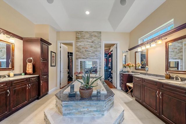 1615 HERITAGE DRIVE, Valrico, FL 33594