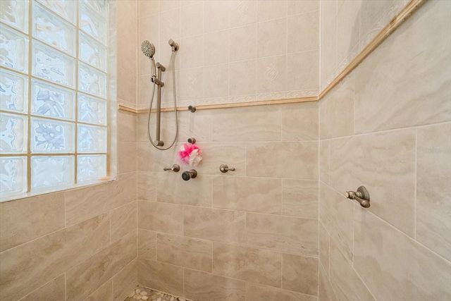 1615 HERITAGE DRIVE, Valrico, FL 33594