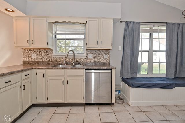 202 Sugar Bush Lane S, Brownsburg, IN 46112