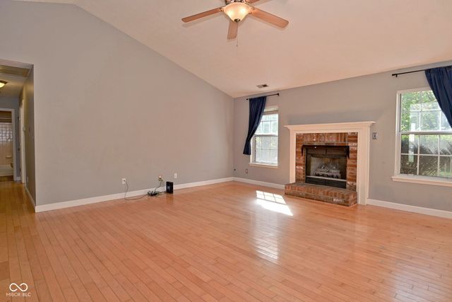 202 Sugar Bush Lane S, Brownsburg, IN 46112