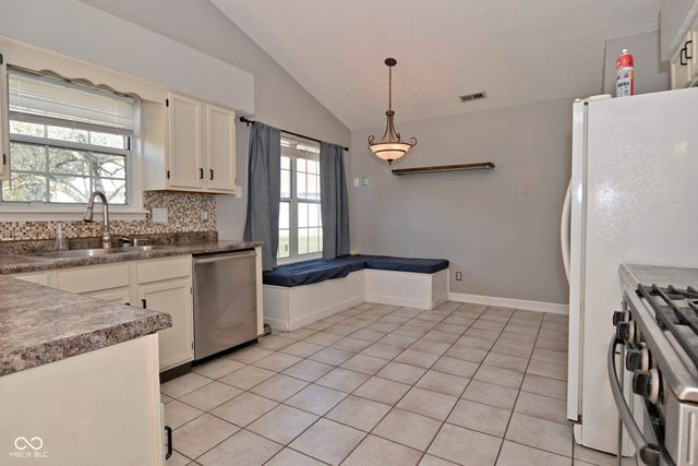 202 Sugar Bush Lane S, Brownsburg, IN 46112