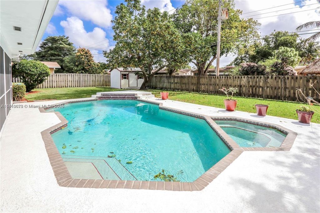 4816 Polk St, Hollywood, FL 33021