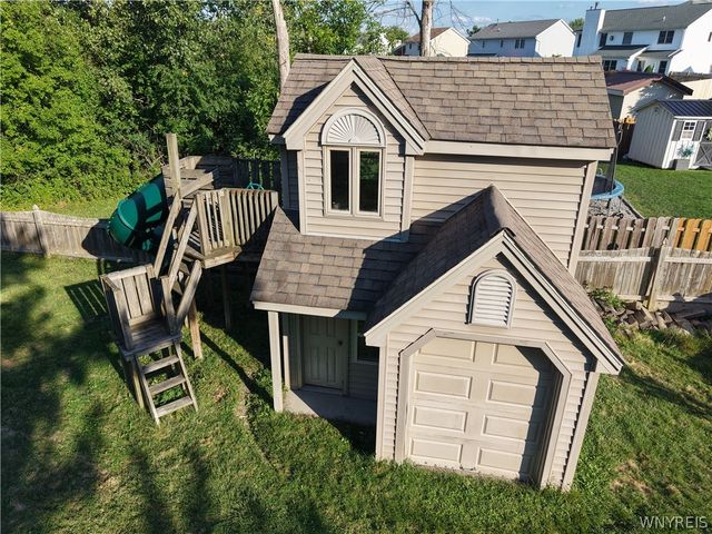 6131 Versailles Road, Hamburg, NY 14085