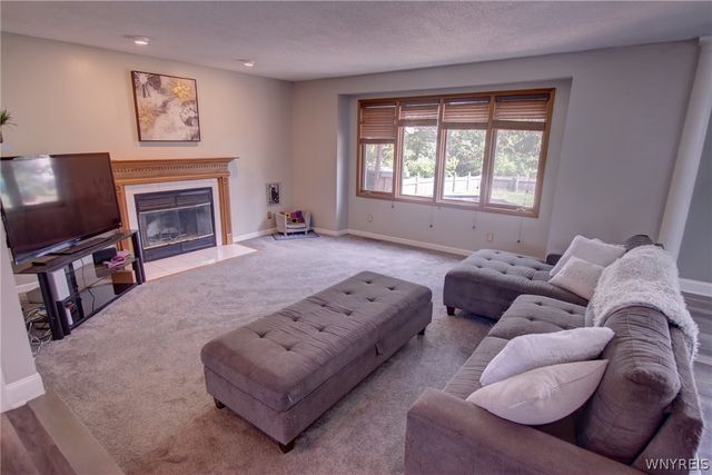 6131 Versailles Road, Hamburg, NY 14085