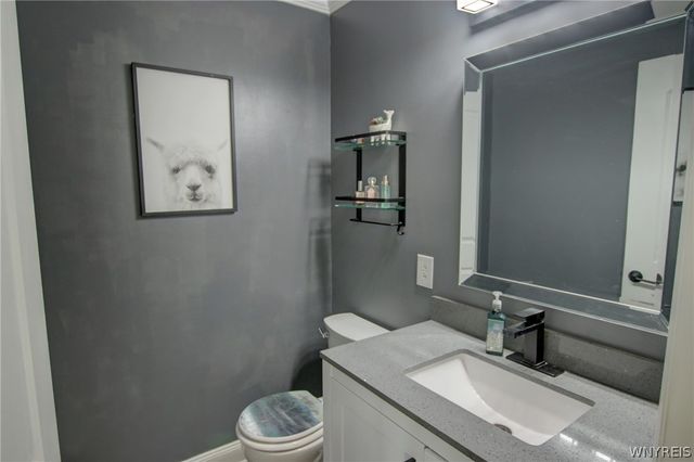 6131 Versailles Road, Hamburg, NY 14085