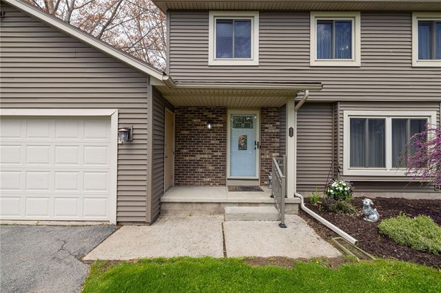 65 Olde Tavern Circle, Greece, NY 14612