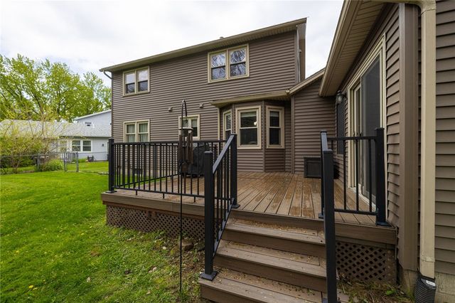 65 Olde Tavern Circle, Greece, NY 14612