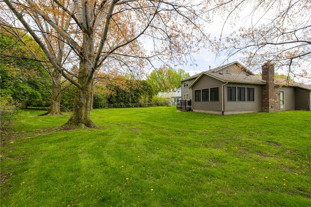 65 Olde Tavern Circle, Greece, NY 14612