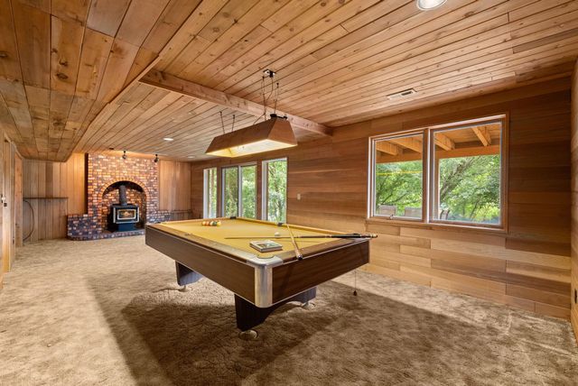318 E Shore Rd, Nine Mile Falls, WA 99026
