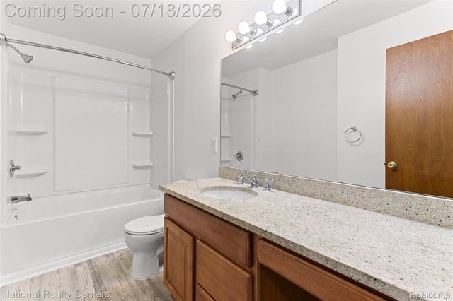 9175 Pennfield Avenue, White Lake Charter Township, MI 48386