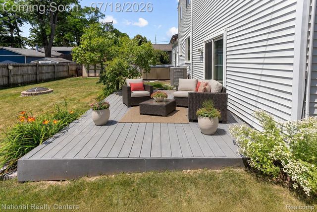 9175 Pennfield Avenue, White Lake Charter Township, MI 48386