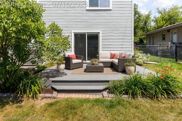 9175 Pennfield Avenue, White Lake Charter Township, MI 48386