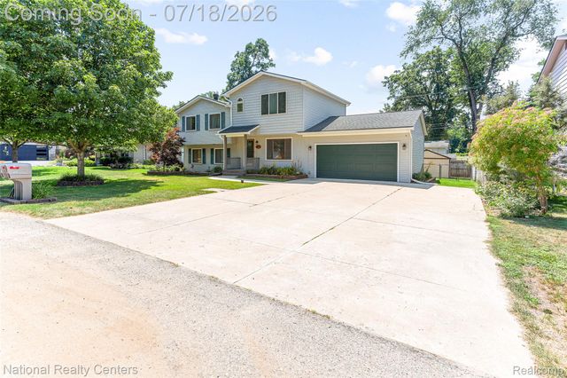 9175 Pennfield Avenue, White Lake Charter Township, MI 48386