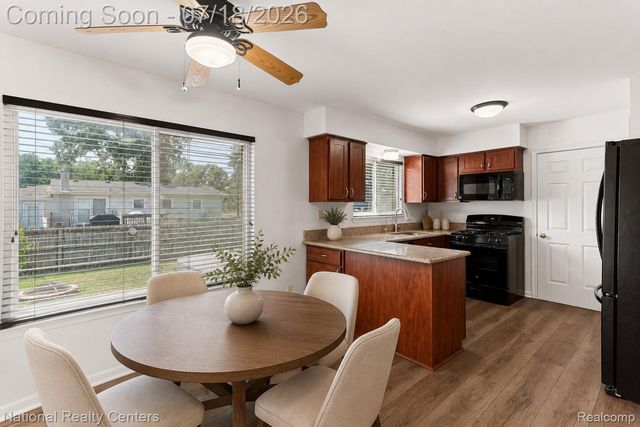 9175 Pennfield Avenue, White Lake Charter Township, MI 48386
