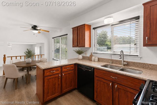 9175 Pennfield Avenue, White Lake Charter Township, MI 48386