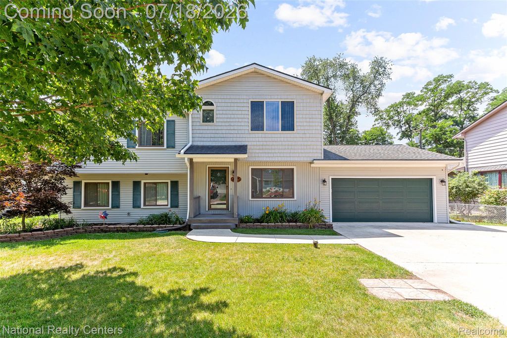 9175 Pennfield Avenue, White Lake Charter Township, MI 48386