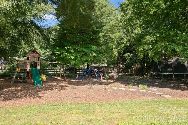 1307 Bennington Drive NW, Concord, NC 28027