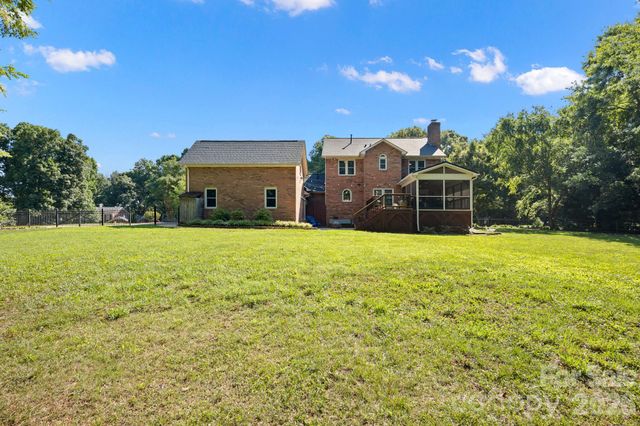 1307 Bennington Drive NW, Concord, NC 28027