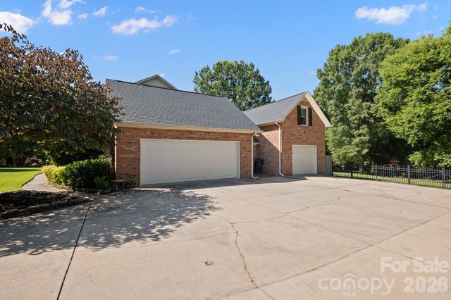1307 Bennington Drive NW, Concord, NC 28027