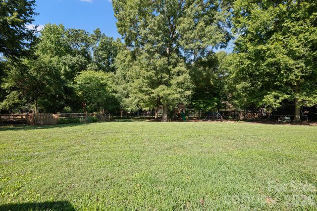 1307 Bennington Drive NW, Concord, NC 28027