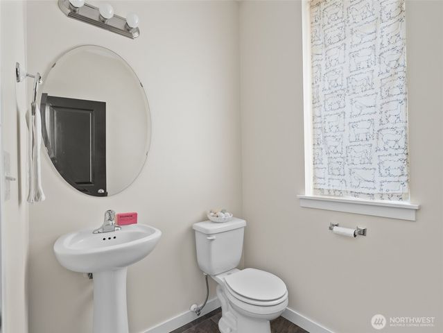 3015 Loch Ness Loop, Mount Vernon, WA 98273