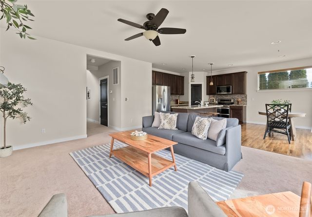 3015 Loch Ness Loop, Mount Vernon, WA 98273