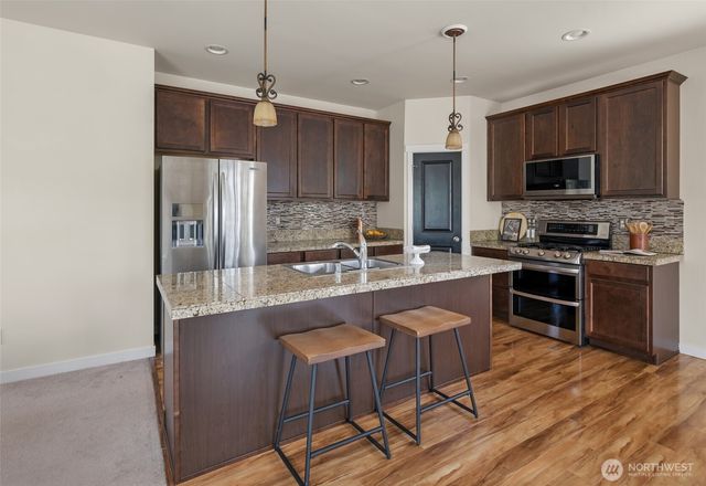 3015 Loch Ness Loop, Mount Vernon, WA 98273