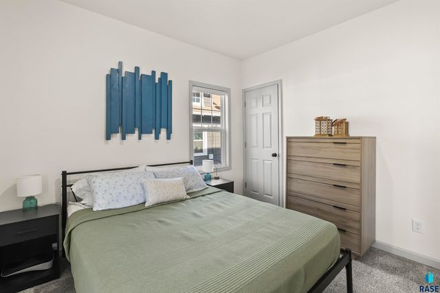 704 N Duluth Ave Avenue, Sioux Falls, SD 57104