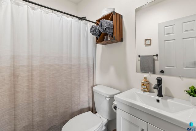 704 N Duluth Ave Avenue, Sioux Falls, SD 57104