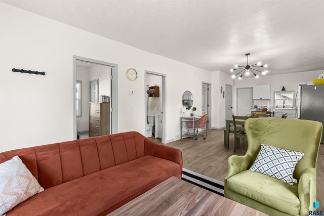 704 N Duluth Ave Avenue, Sioux Falls, SD 57104