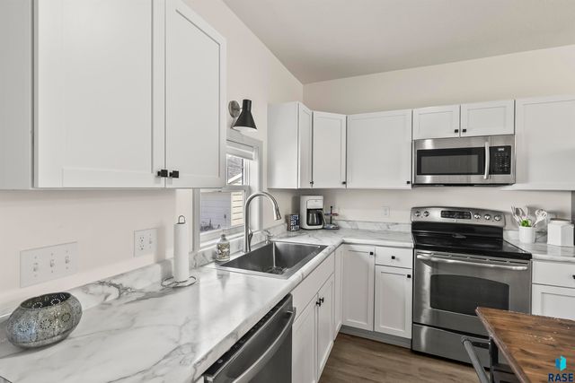 704 N Duluth Ave Avenue, Sioux Falls, SD 57104