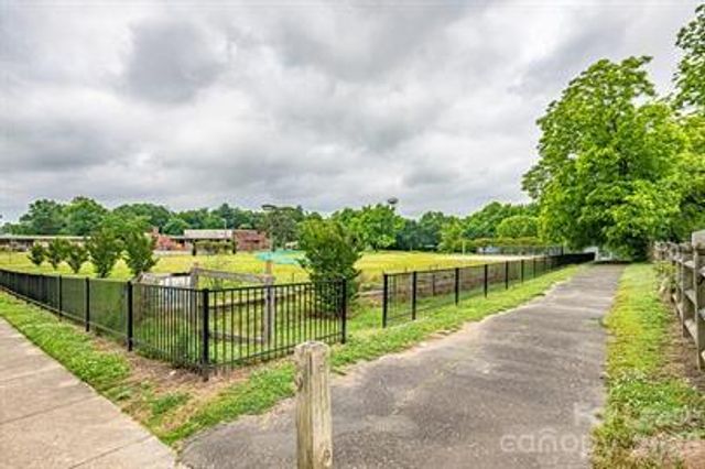 3214 kalynne Street, Charlotte, NC 28208