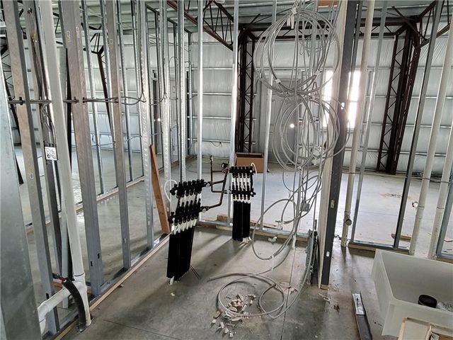 704 E 4th Street, Tonganoxie, KS 66086