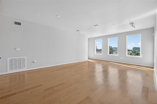 505 Jackson Hill Street 408, Houston, TX 77007