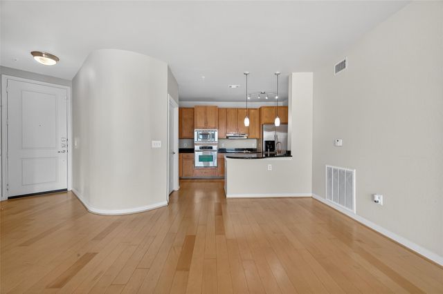 505 Jackson Hill Street 408, Houston, TX 77007