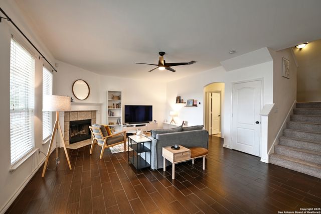 165 red hawk, San Antonio, TX 78258