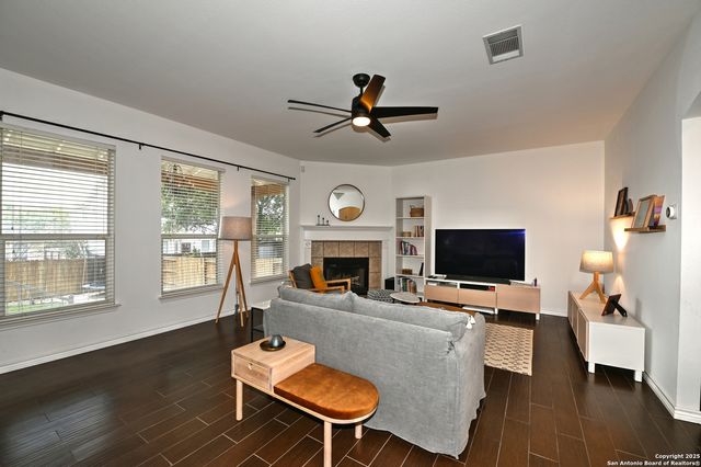 165 red hawk, San Antonio, TX 78258