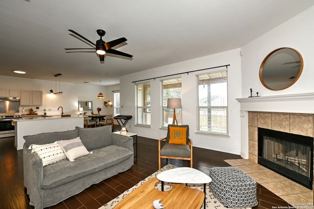 165 red hawk, San Antonio, TX 78258