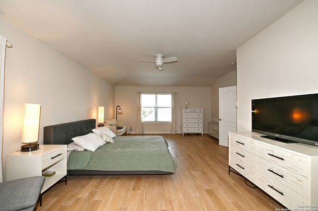 165 red hawk, San Antonio, TX 78258