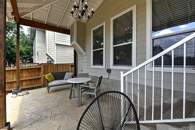 165 red hawk, San Antonio, TX 78258