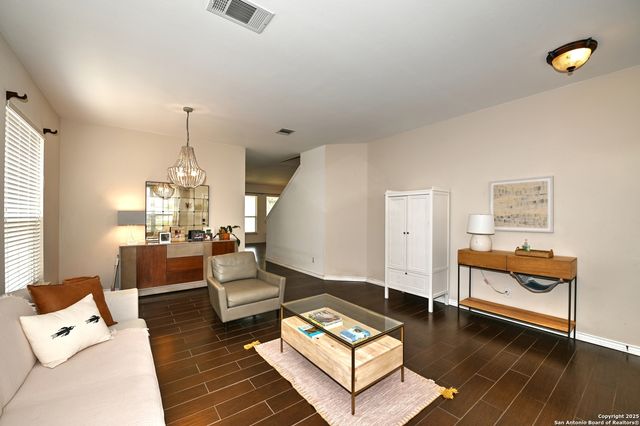 165 red hawk, San Antonio, TX 78258