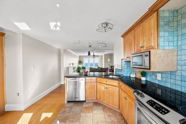 20 Rockland House Rd 601, Hull, MA 02045