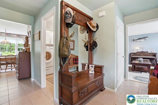 14 Minsi Road, Delaware Water Gap, PA 18327