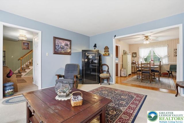 14 Minsi Road, Delaware Water Gap, PA 18327