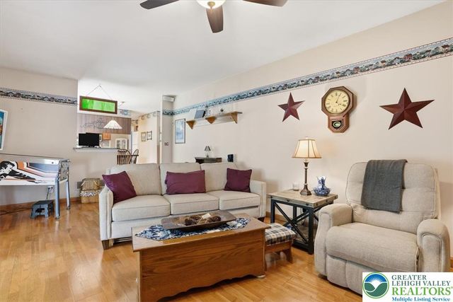 14 Minsi Road, Delaware Water Gap, PA 18327