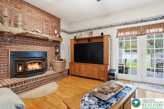 14 Minsi Road, Delaware Water Gap, PA 18327
