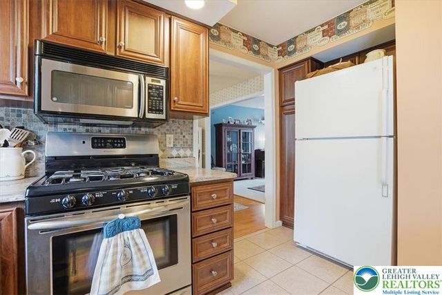 14 Minsi Road, Delaware Water Gap, PA 18327