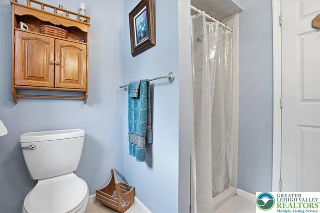 14 Minsi Road, Delaware Water Gap, PA 18327