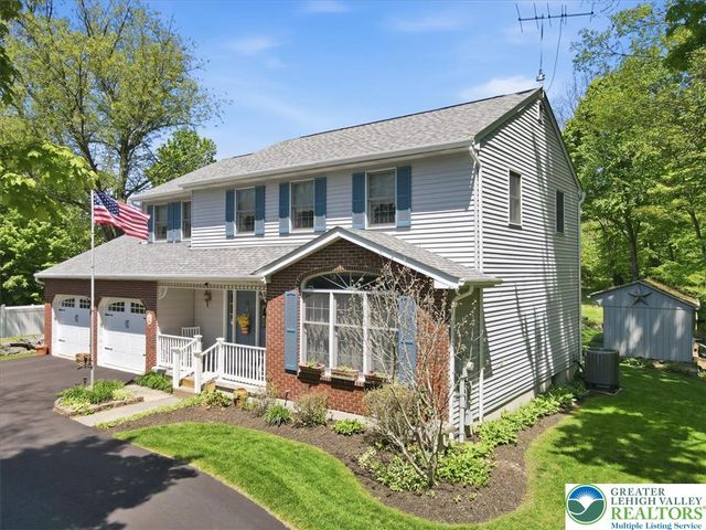 14 Minsi Road, Delaware Water Gap, PA 18327