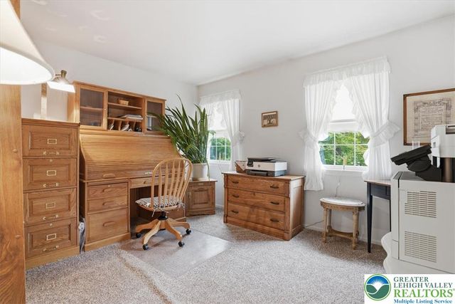 14 Minsi Road, Delaware Water Gap, PA 18327